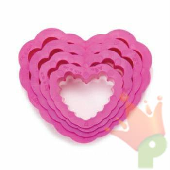 SET 4 TAGLIAPASTA CUORE FESTONATO H.2,2CM