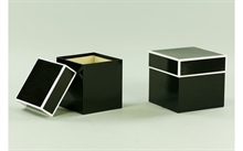 SCATOLA QUADRATA 17,5X17,5XH. 16,5CM NERO LUCIDO GRANDE