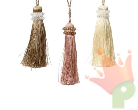 PENDENTE NAPPA CON PERLINE  COLORE ASSORTITO 18 CM 1 PZ