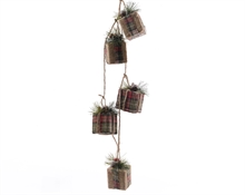 PENDENTE GHIRLANDA PACCHI REGALO JUTA SCOZZESE CON PINO 120 CM