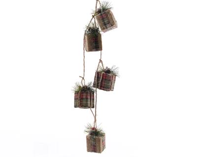 PENDENTE GHIRLANDA PACCHI REGALO JUTA SCOZZESE CON PINO 120 CM