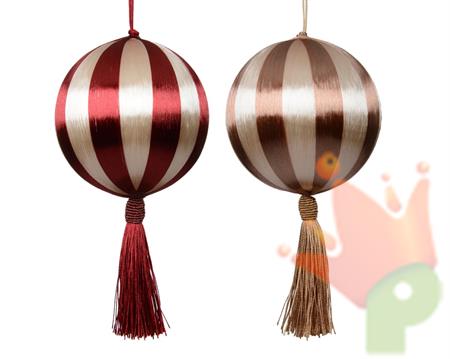 PALLINA DI NATALE IN SETA A RIGHE CON NAPPA ROSSO 10CM 2ASS