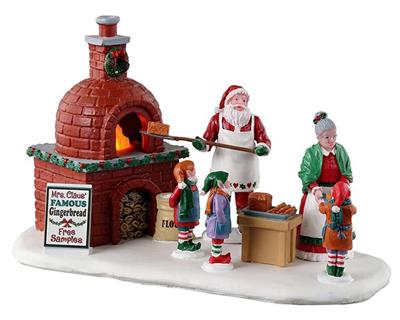 SCENA BABBO E MAMMA NATALE AL FORNO CON ELFI CON LED 10X16X8,5CM